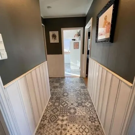 Large, And Quiet Apartment. Apartman *